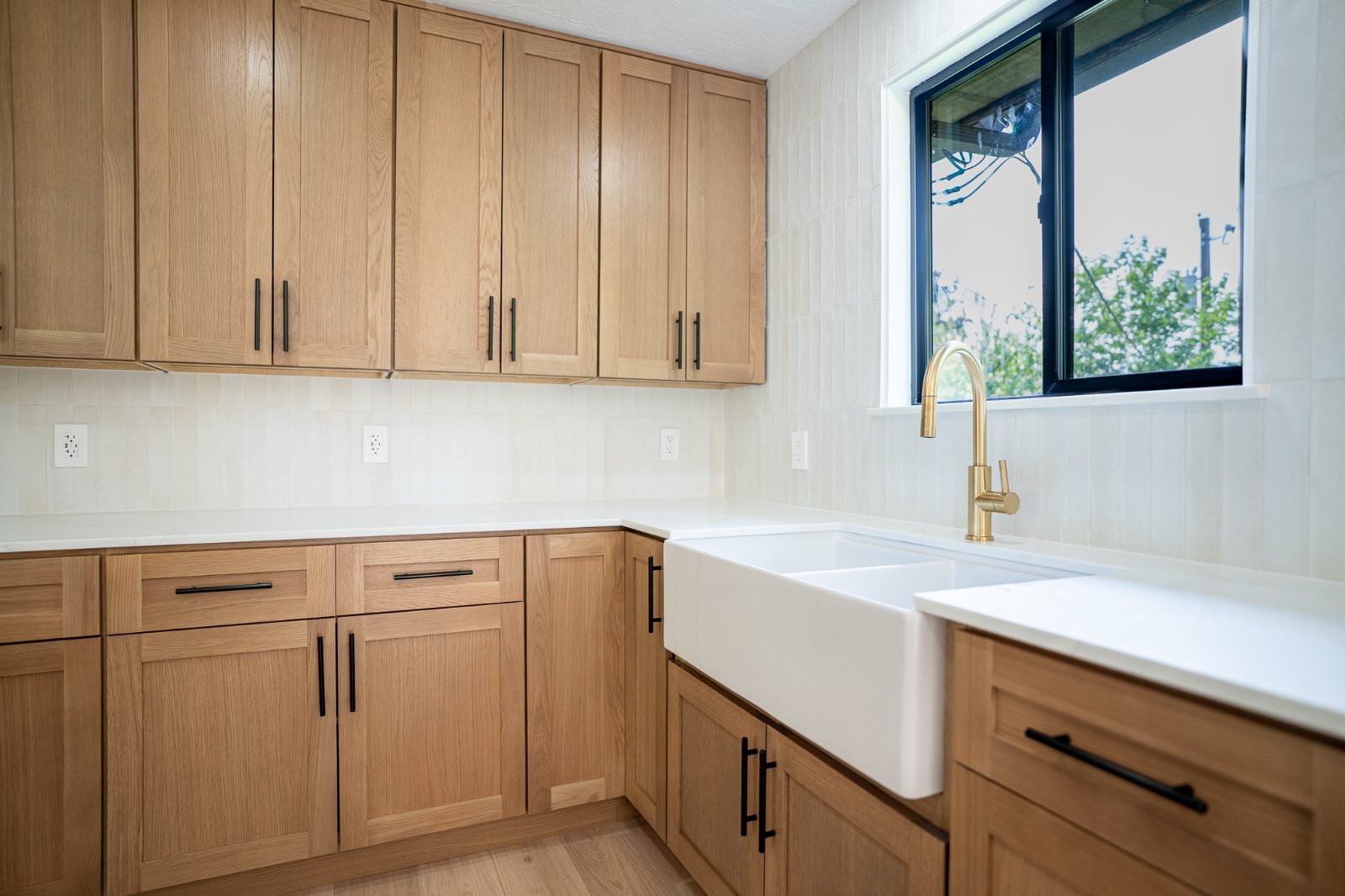 Custom white oak kitchen by Atlas Construction